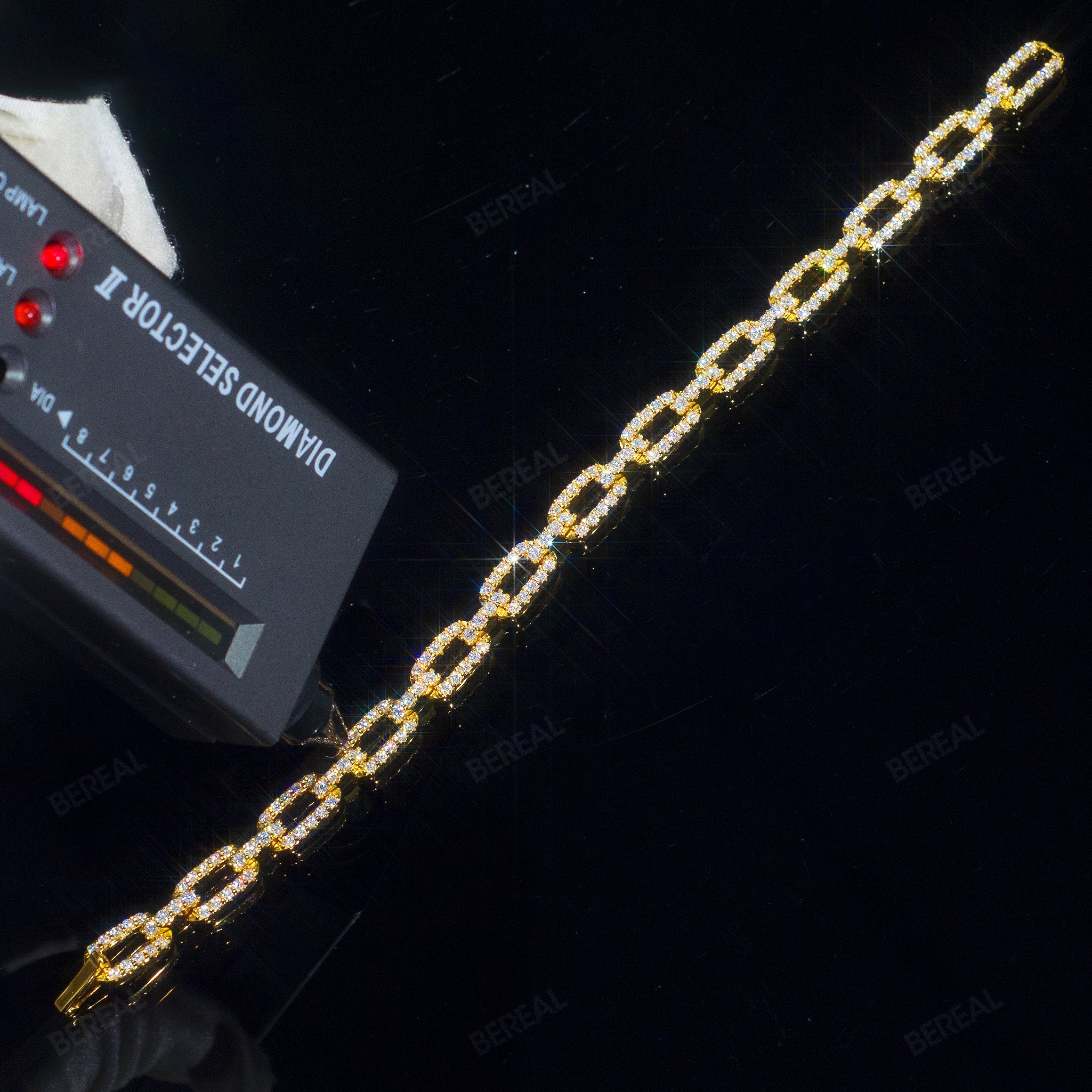 VVS Stone Ice Crystal Tennis Bracelet for Men and Women to Wear Daily_02