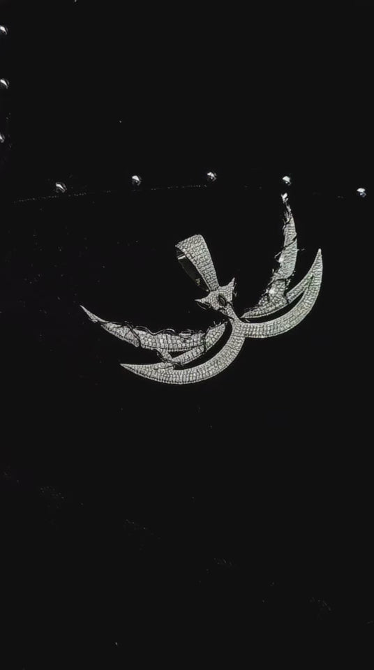 Bornreal x Zeph Oner : Pendentif logo glacé en édition limitée