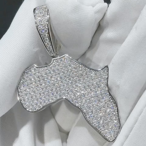 Colgante con el mapa de África de plata 925 de 1,5 pulgadas y acabado helado