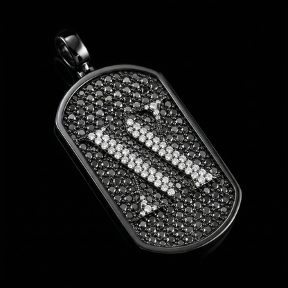 Colgante circular personalizado con corte baguette helado en piedra blanca y negra