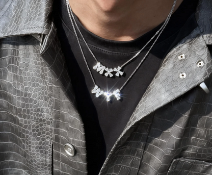 Colgante con número personalizado helado y diamantes blancos y negros 