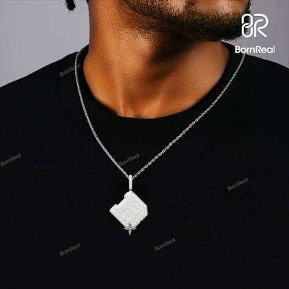Colgante inicial personalizado de plata con letra R helada 