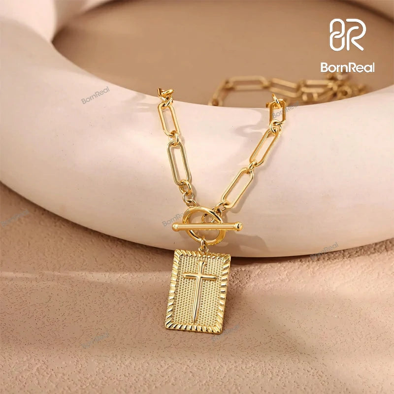 Colgante inicial personalizado de plata con letra R helada 
