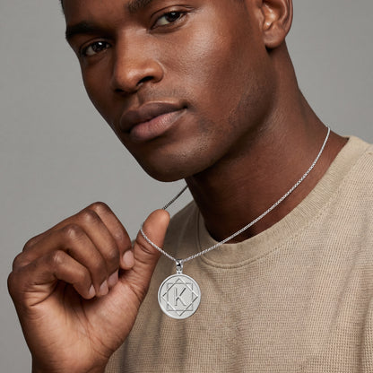 Pendentif personnalisé en forme de cercle glacé taille baguette en pierre noire et blanche