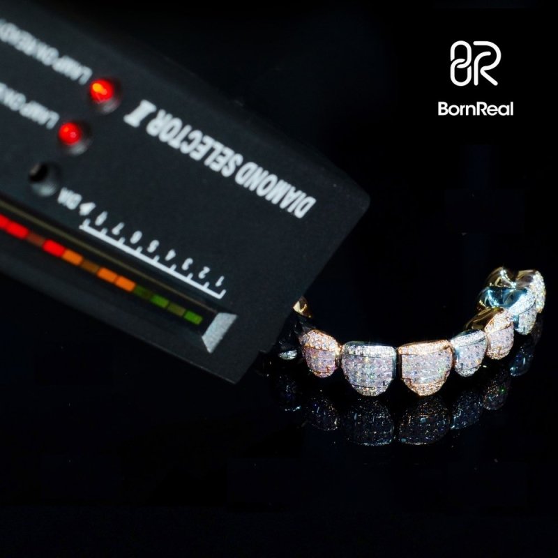 Custom VVS Diamond Natural Princess Cut Invisible Setting Iced Out Moissanite Grillz