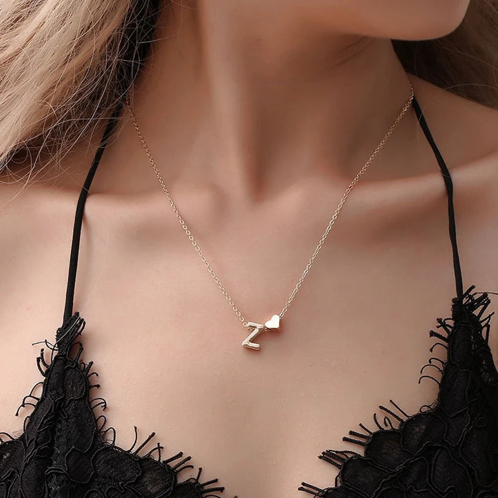 Colgante inicial personalizado de plata con letra R helada 