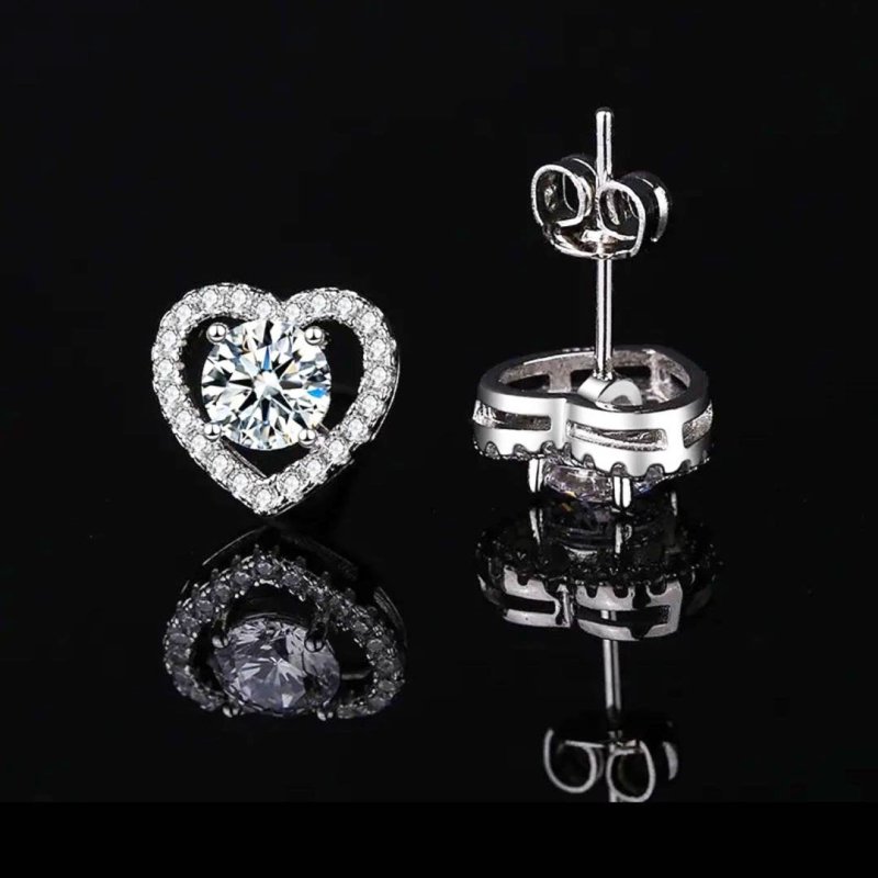 Moissanite Stud Earring Halo Heart