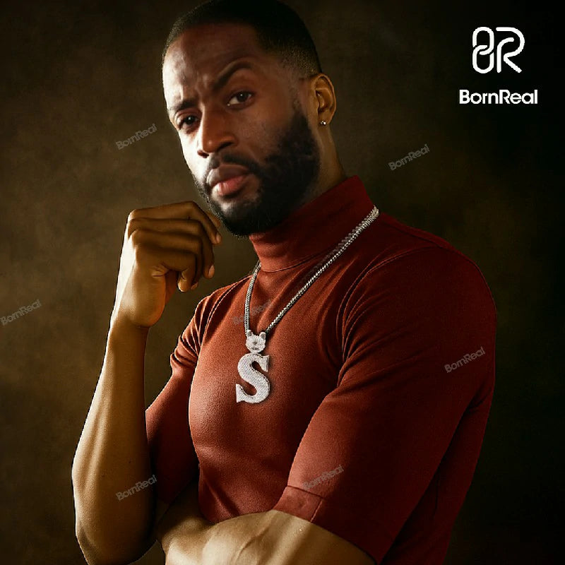 Bornreal x Splack: Colgante con letra S inicial helada de edición limitada